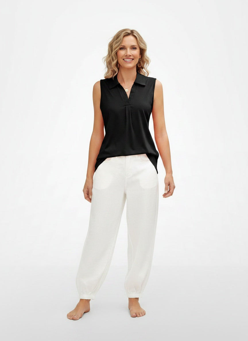 Full body view of the model wearing Blouse sans manches femme