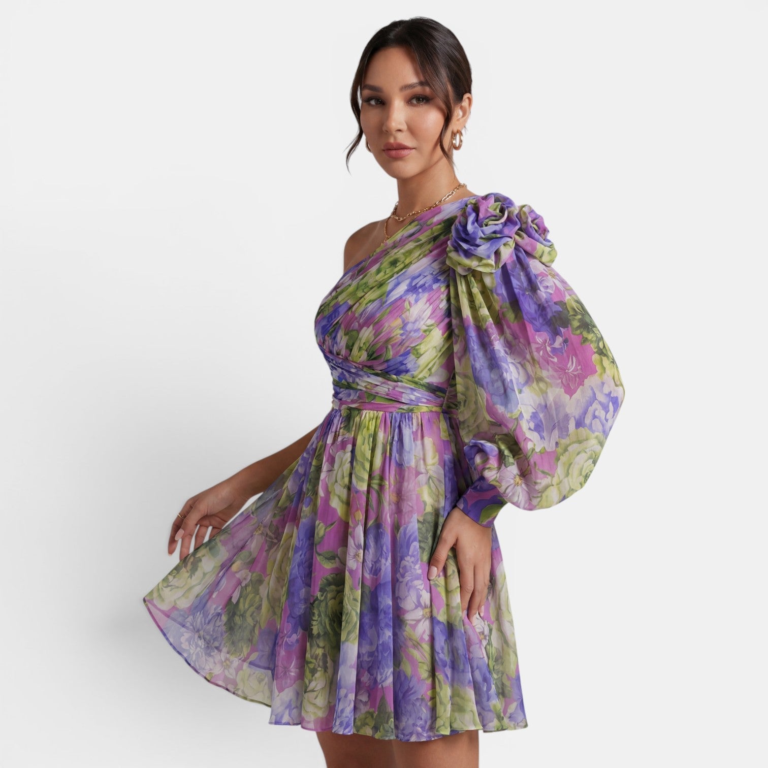 Robe courte d'été fleurie et fluide