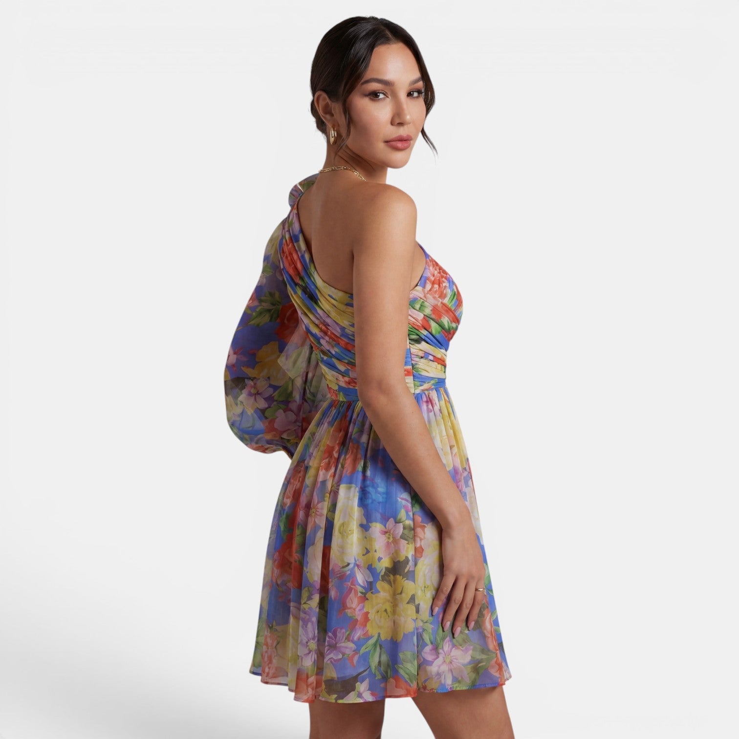 Robe courte d'été fleurie et fluide