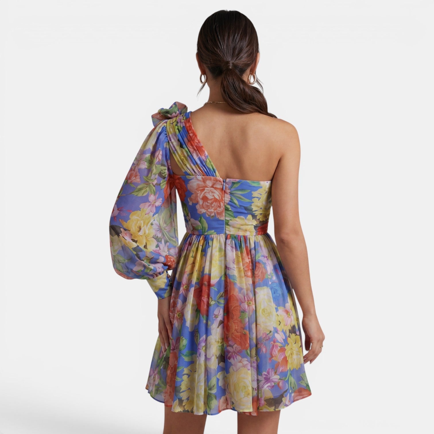 Robe courte d'été fleurie et fluide