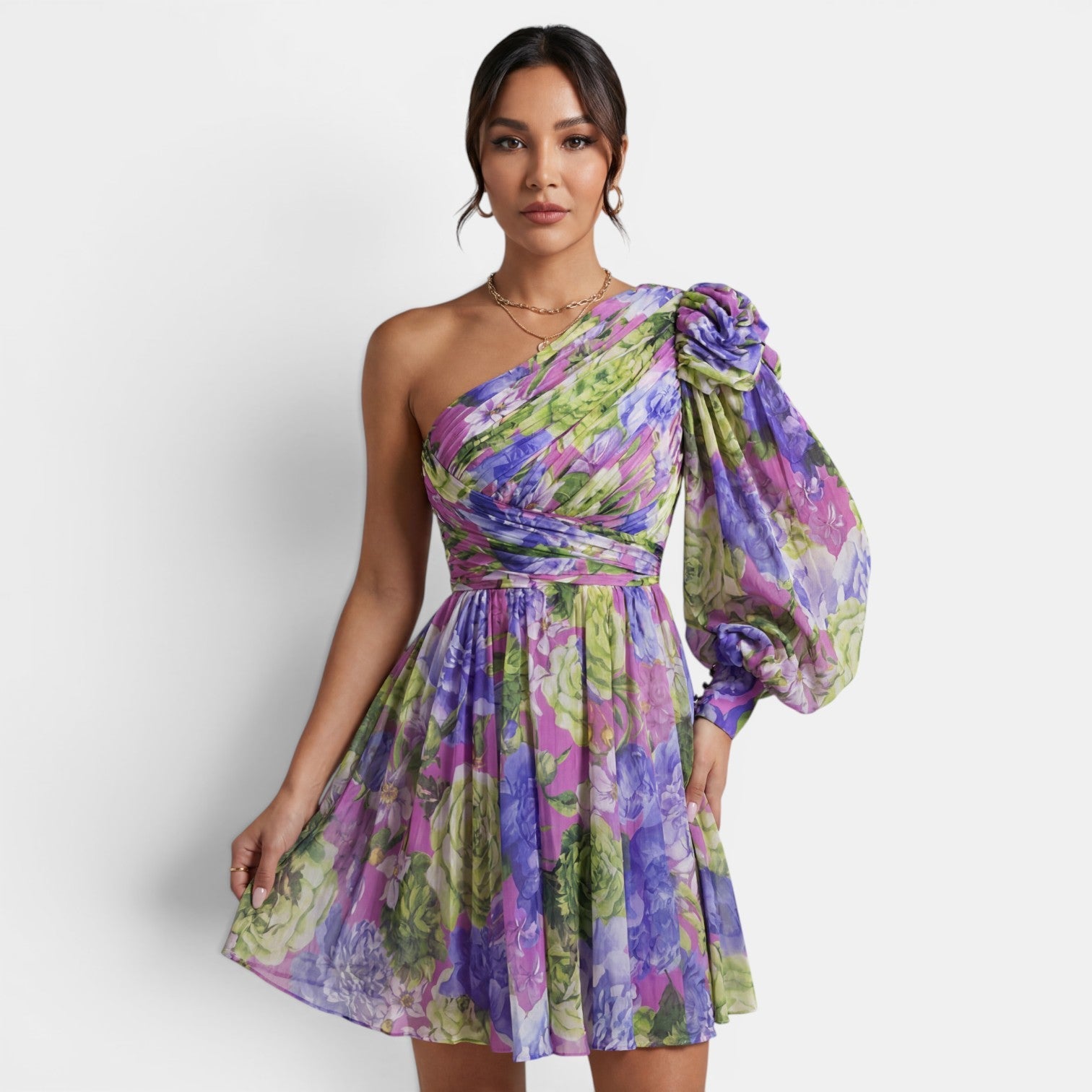 Robe courte d'été fleurie et fluide