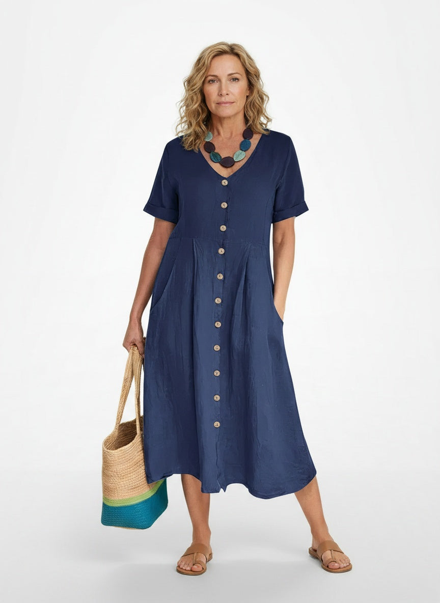 Full body view of the model wearing Robe midi légère à coupe ample femme