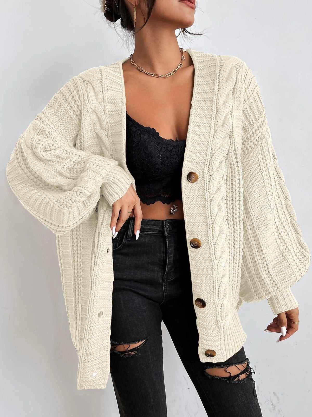 Gilet torsadé femme oversize en grosse maille boutonné à col V 3