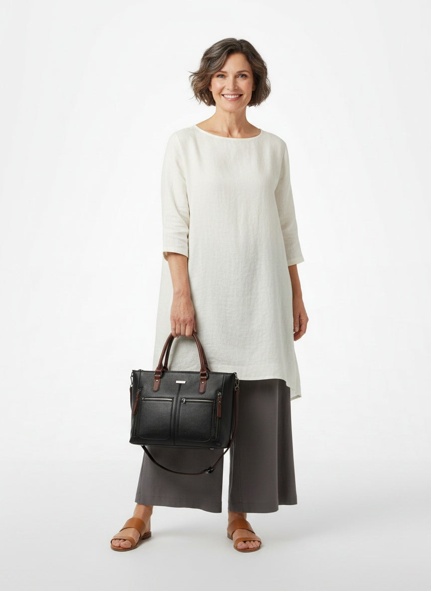 Full body view of the model wearing Sac à bandoulière vintage femme