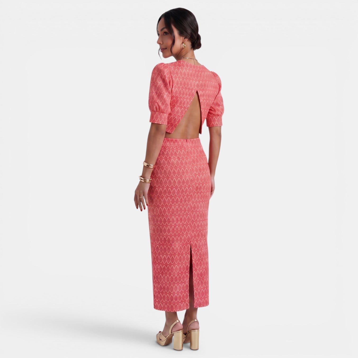 Ensemble femme deux pièces, top court et jupe fendue