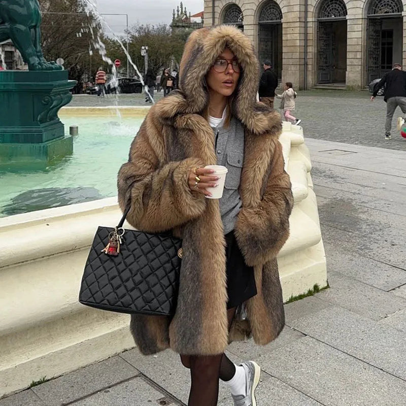 Manteau long d'hiver femme doublé à capuche et simple boutonnage 7