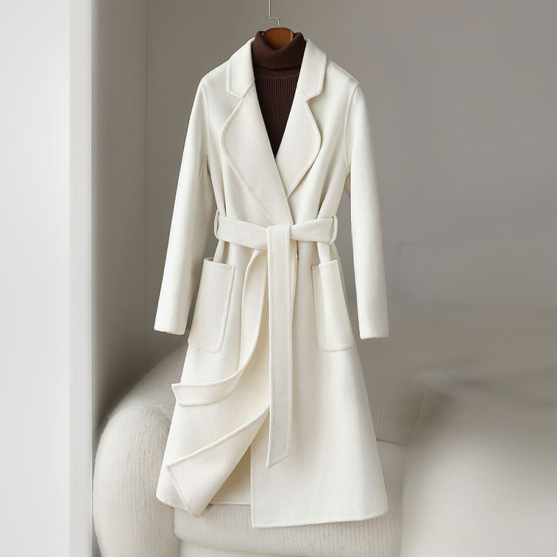 Manteau long femme en laine à col cranté et ceinture nouée 1
