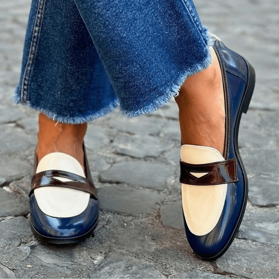 Mocassins femme bicolores à bout rond et talon bas 3