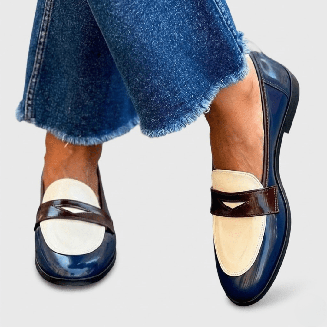 Mocassins femme bicolores à bout rond et talon bas 1