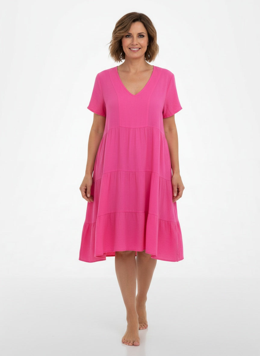 Full body view of the model wearing Robe midi à jupe évasée et col en V femme