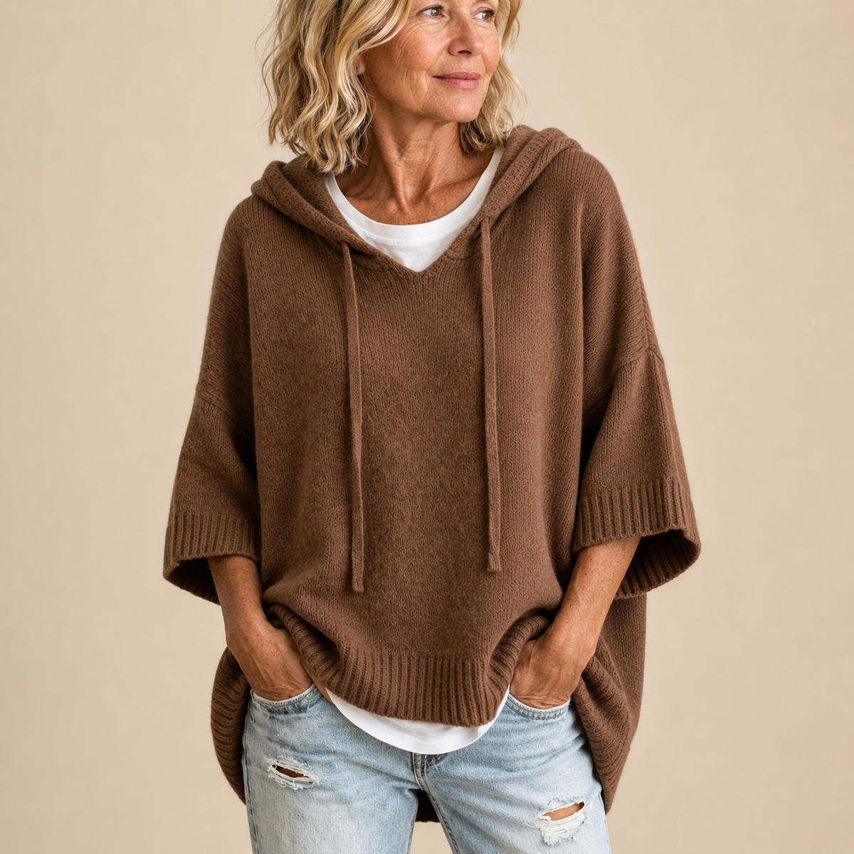 Pull à capuche femme ample à manches 3/4 et cordon de serrage 14