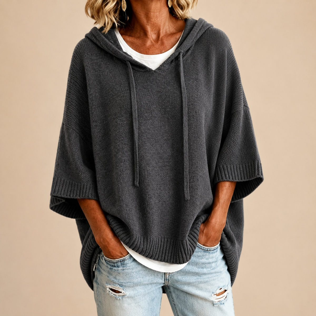 Pull à capuche femme ample à manches 3/4 et cordon de serrage 4