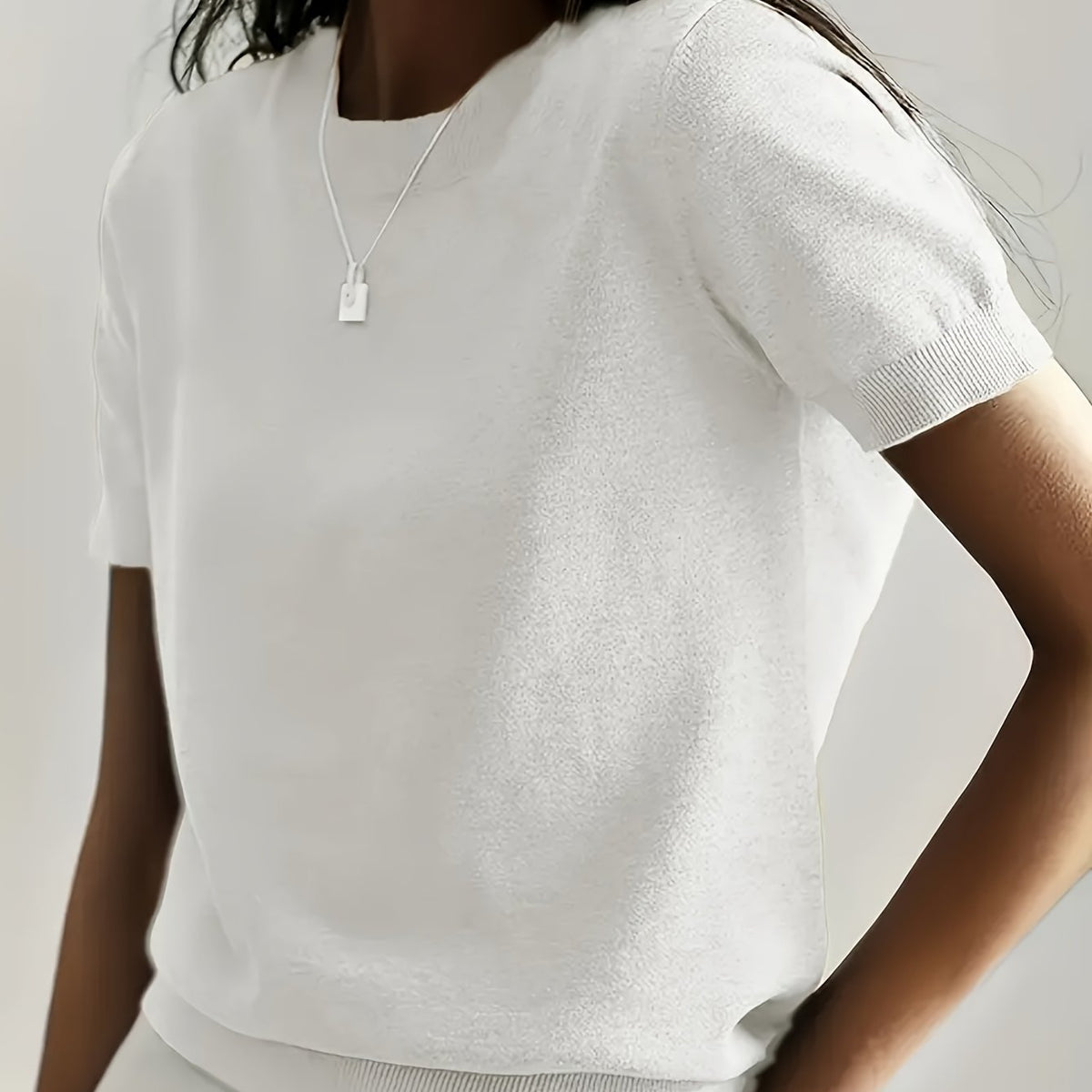 Pull fin à manches courtes col rond femme 13