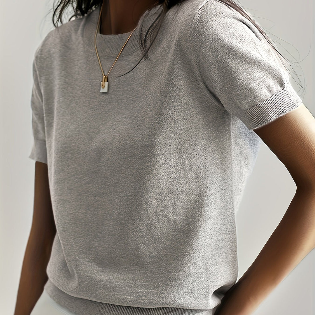 Pull fin à manches courtes col rond femme 19