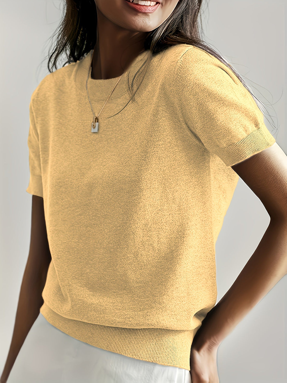 Pull fin à manches courtes col rond femme 2