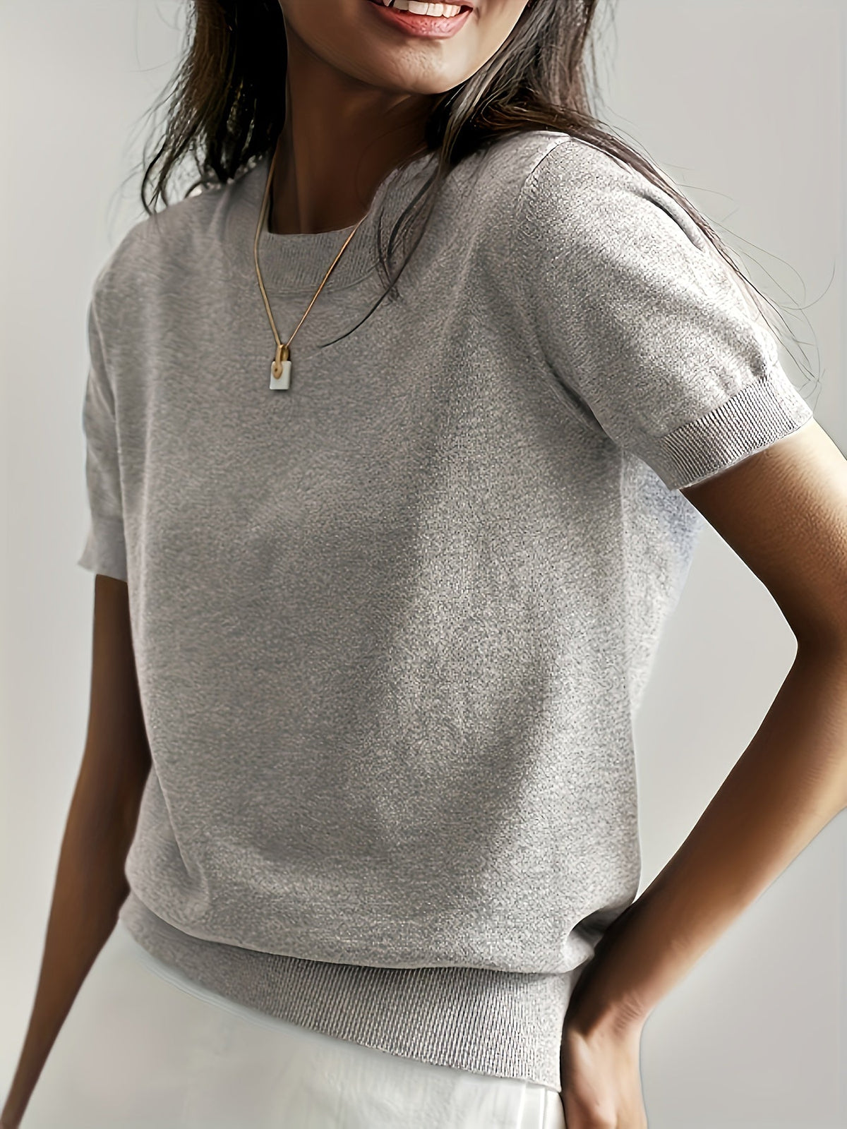 Pull fin à manches courtes col rond femme 6