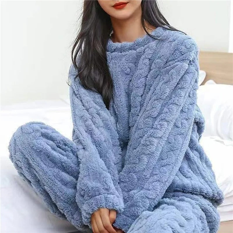 Pyjama femme deux pièces en maille gaufrée col rond et pantalon ample 1