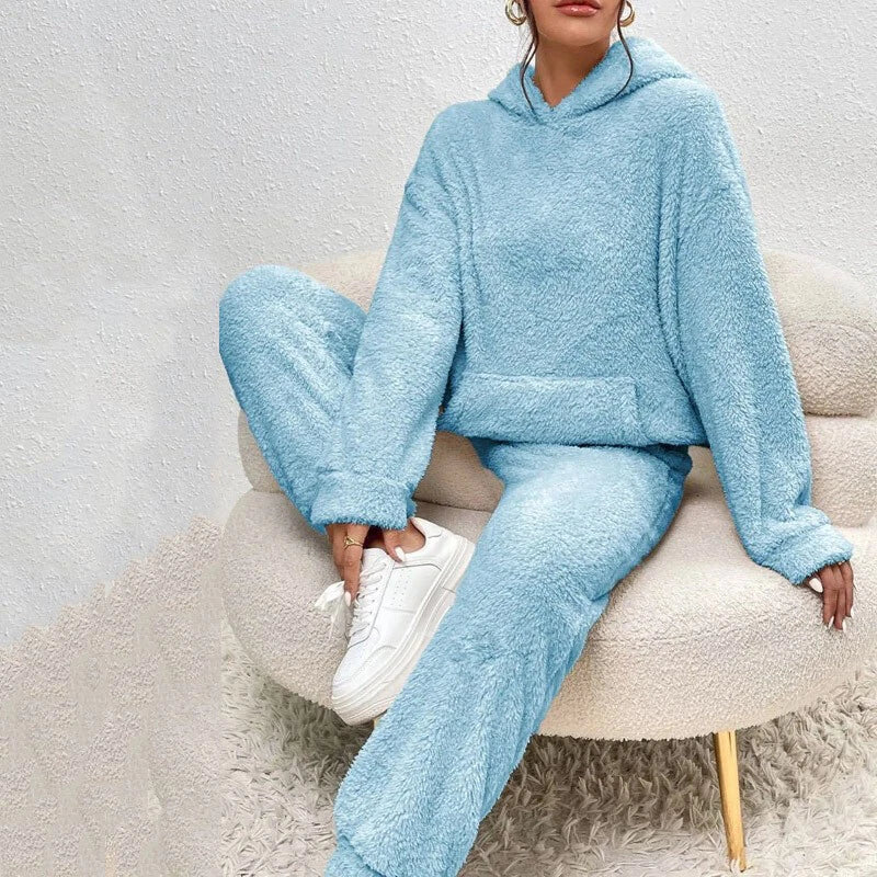 Pyjama femme deux pièces en polaire à capuche et pantalon ample 6
