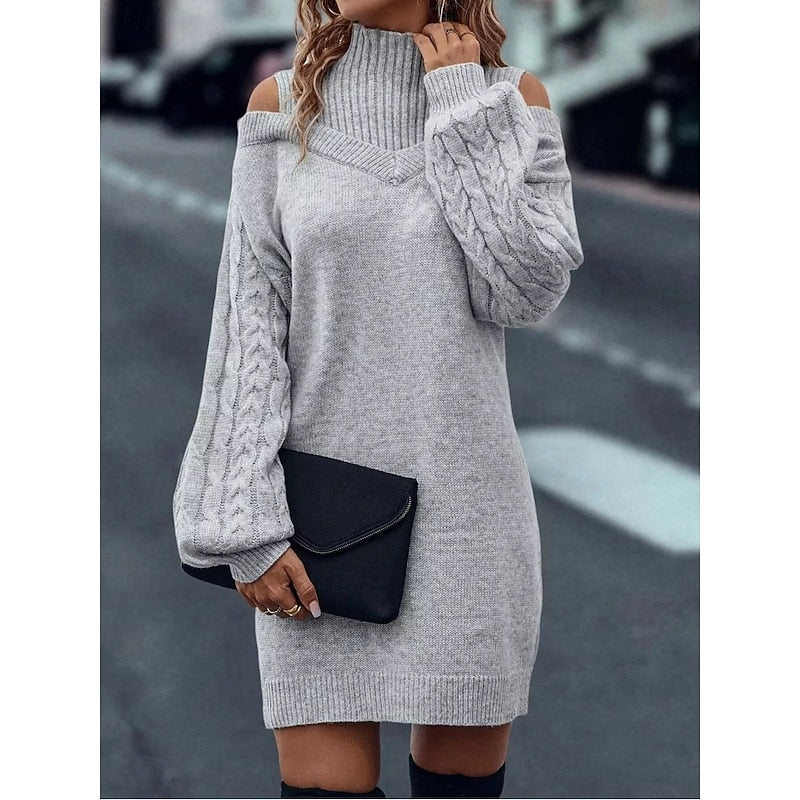 Robe pull courte à col roulé et épaules dénudées 2