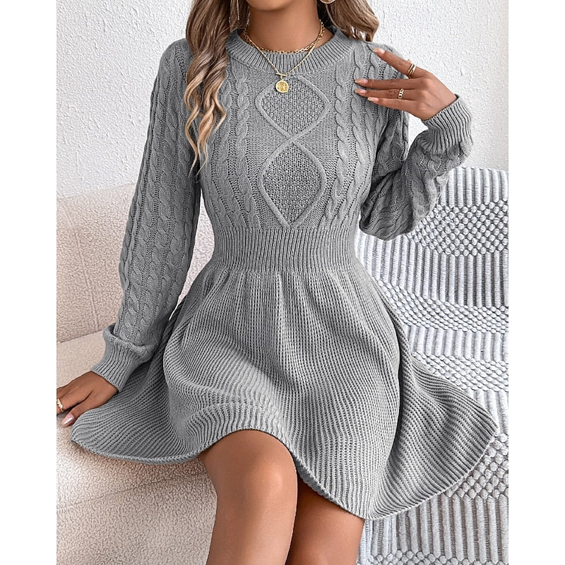 Robe pull courte en maille torsadée taille marquée et jupe évasée 1