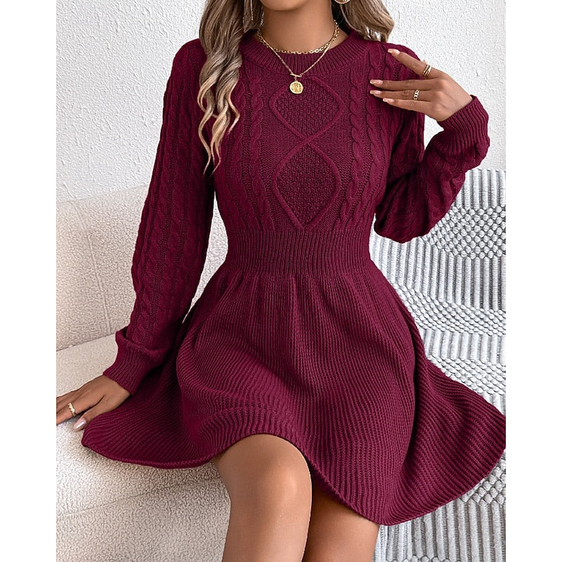 Robe pull courte en maille torsadée taille marquée et jupe évasée 12
