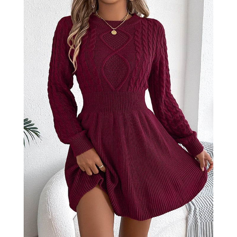 Robe pull courte en maille torsadée taille marquée et jupe évasée 9