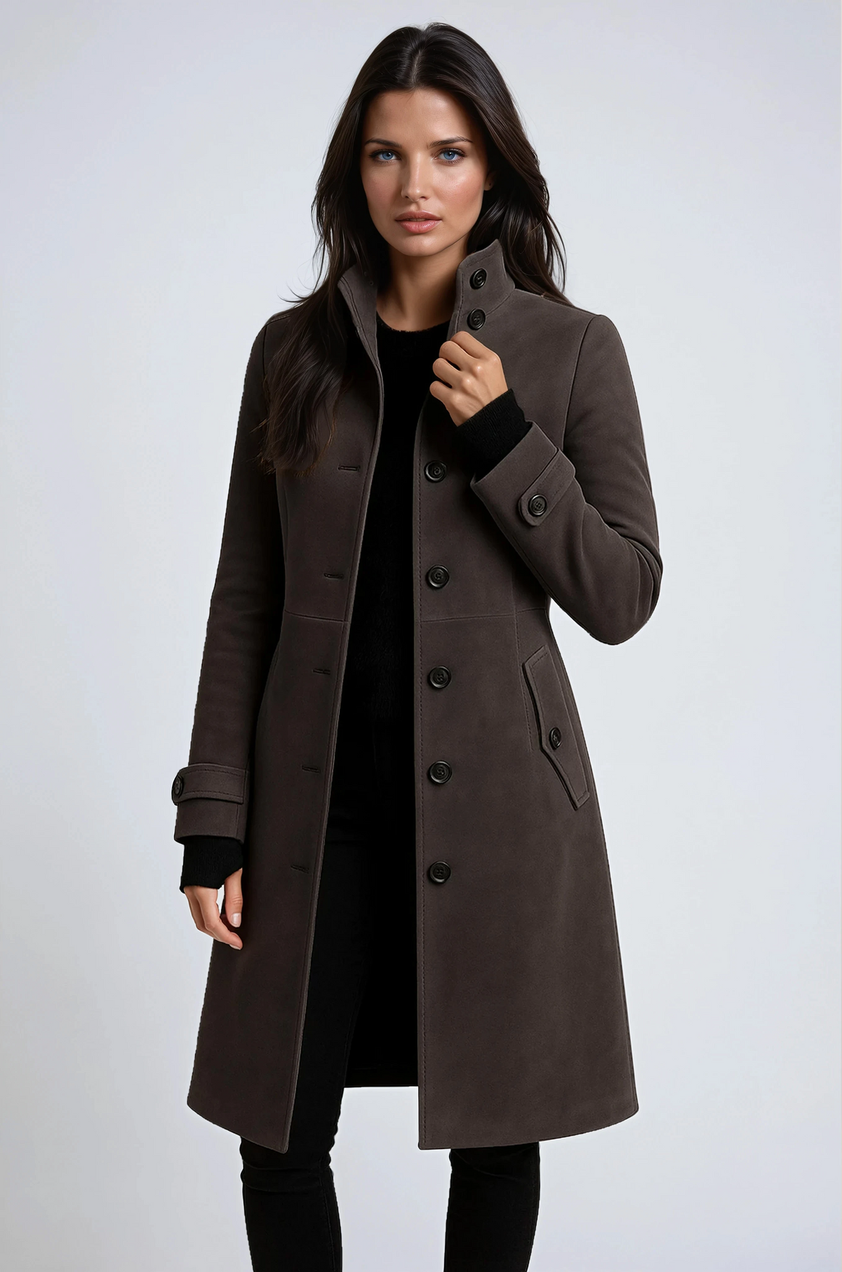 Trench long femme cintré à boutonnage classique et poches boutonnées 2