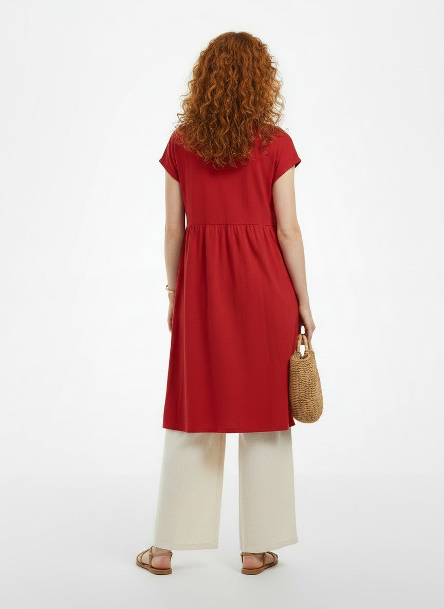 Back pose of the model wearing Robe d'été midi élégante à manches courtes femme