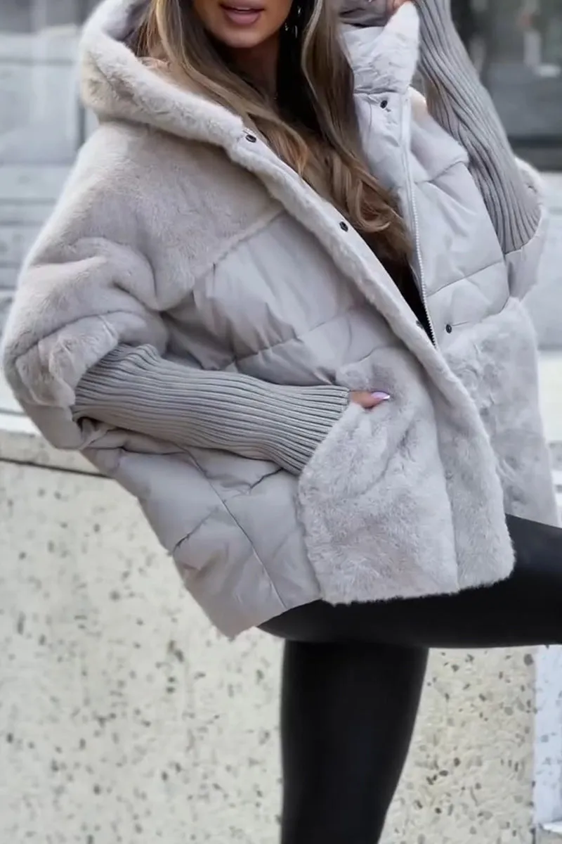 Veste d'hiver femme doublée à capuche, coupe ample et longueur hanches 12