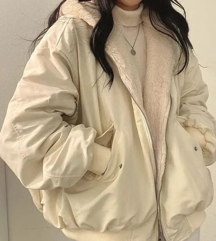 Veste d'hiver femme doublée sherpa à large col et fermeture zippée 1