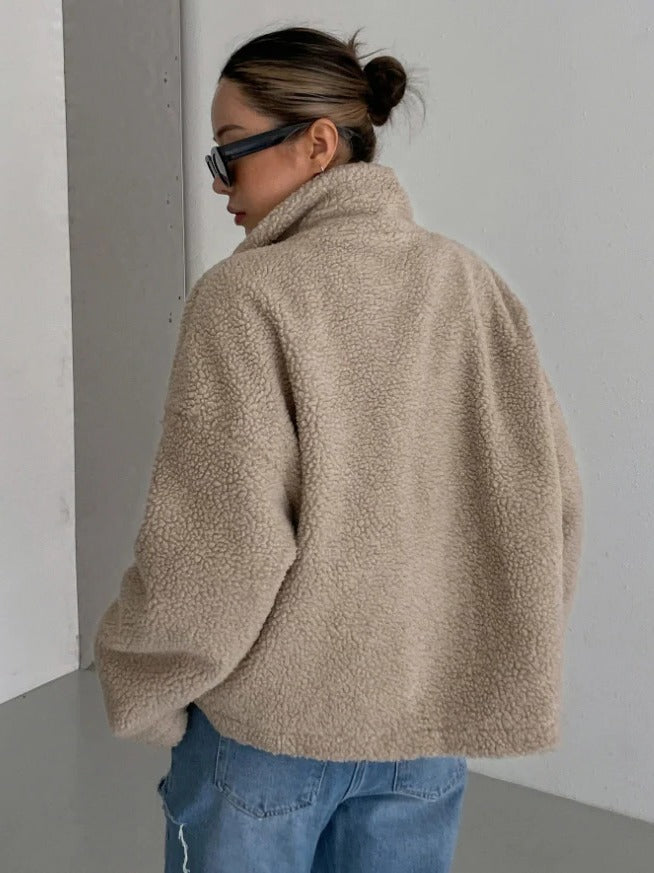 Veste polaire femme en sherpa à col montant coupe droite 6