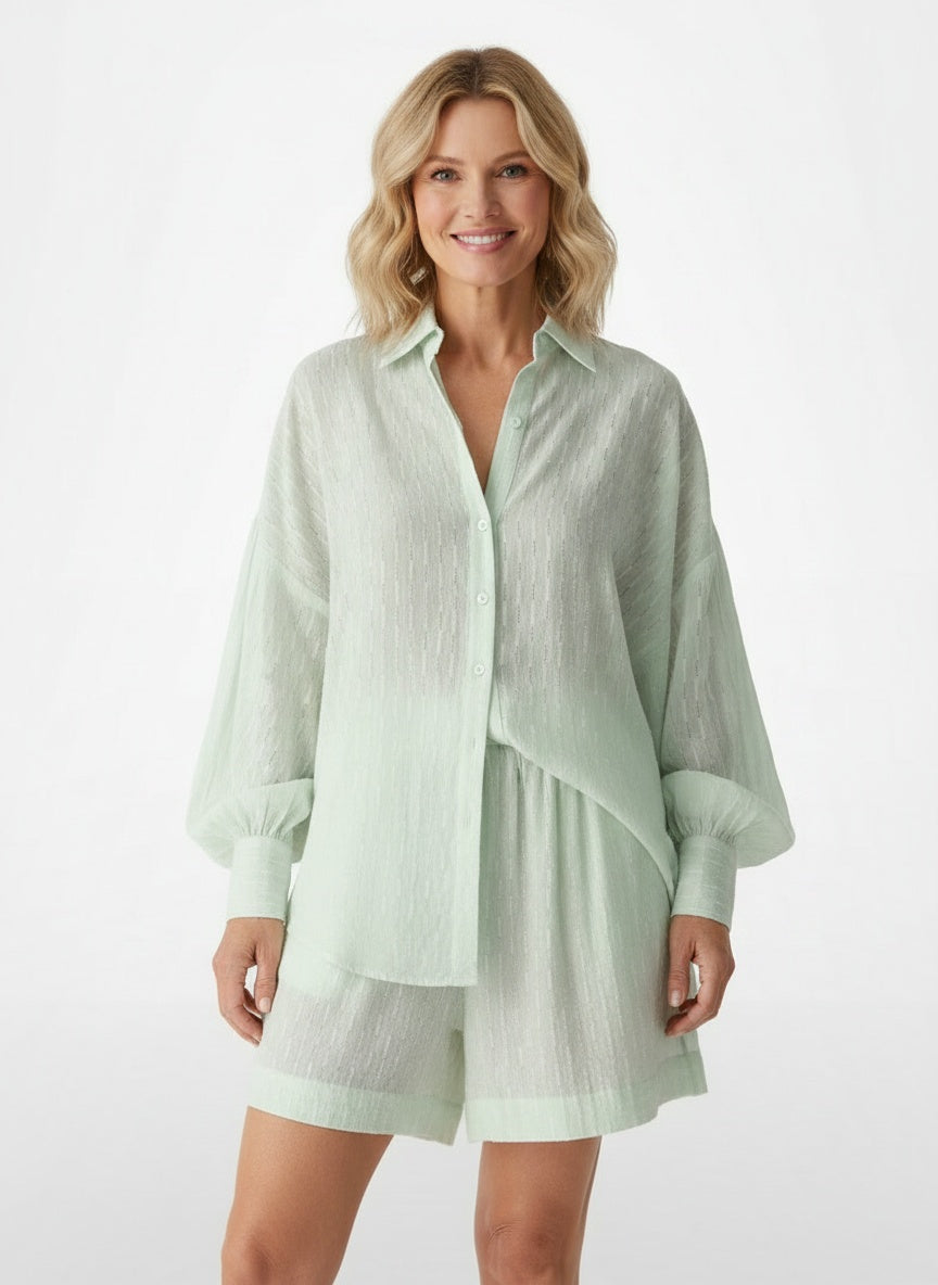 Full body view of the model wearing Ensemble d'été deux pièces femme