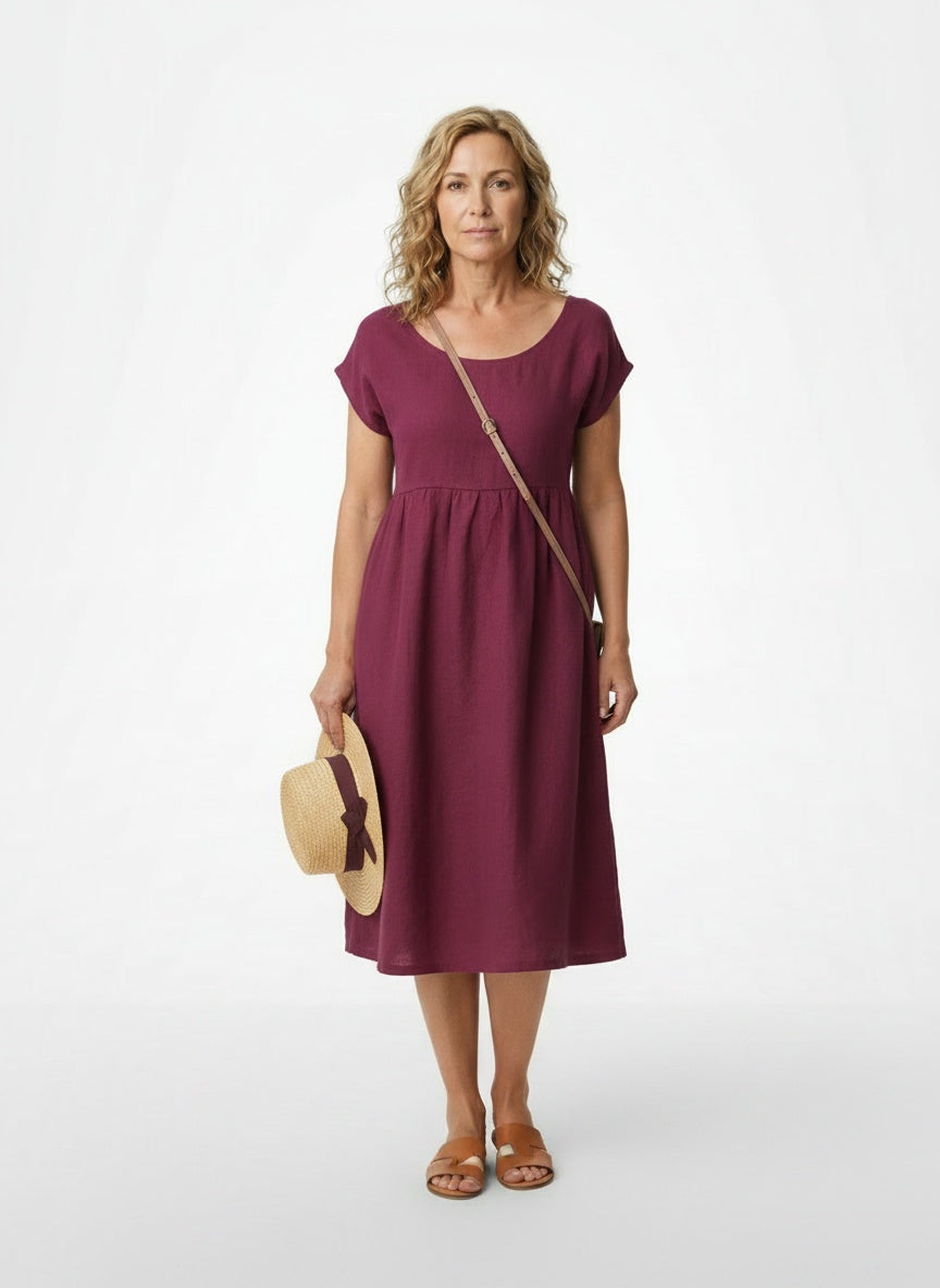 Full body view of the model wearing Robe d'été midi élégante à manches courtes femme