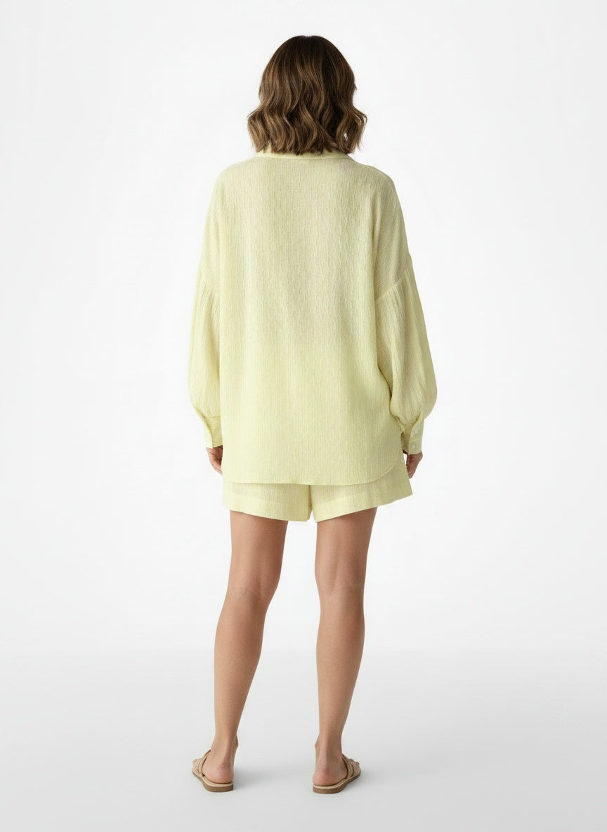 Back pose of the model wearing Ensemble d'été deux pièces femme
